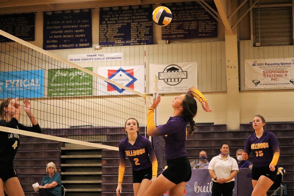 Lady Bulldogs Bring Down Falcons in Volleyball Contest. 