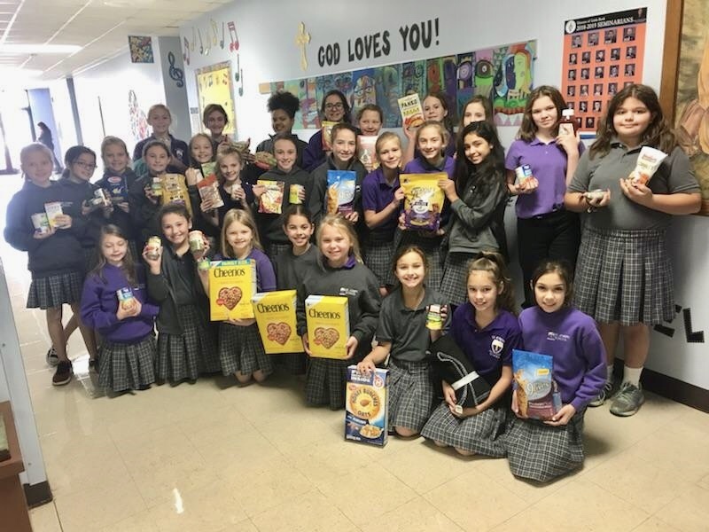 Pee Wee Cheerleaders Serve Community
