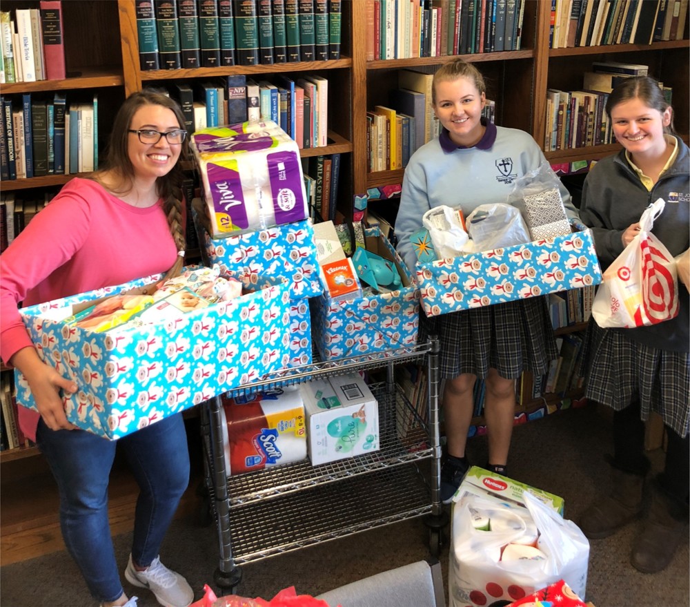 Honor Society Helps Young Mothers