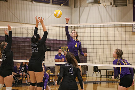 Volleyball Girls Finish Undefeated