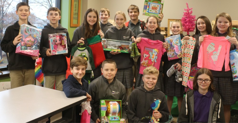 Students Show Christmas Spirit
