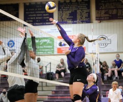 Volleyball Girls Win Season Opener